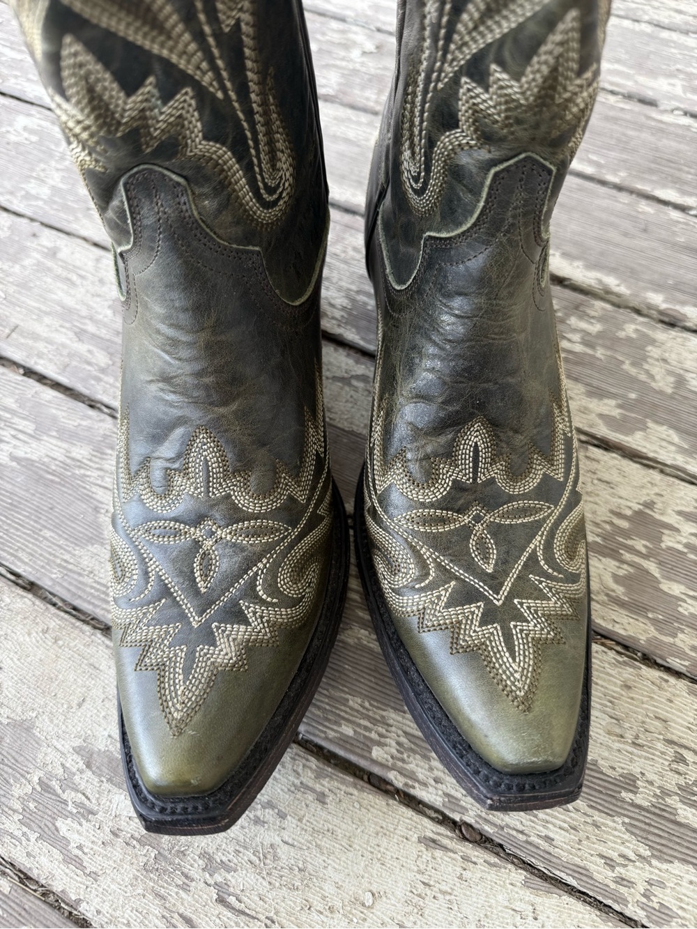 Green Embroidered Lane Lexington Western Cowboy Boots - Never Worn